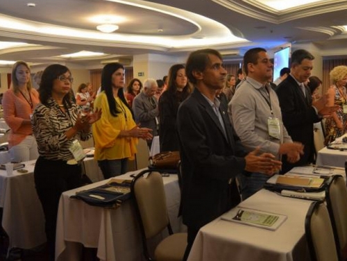 Em favor da Farmácia e dos farmacêuticos